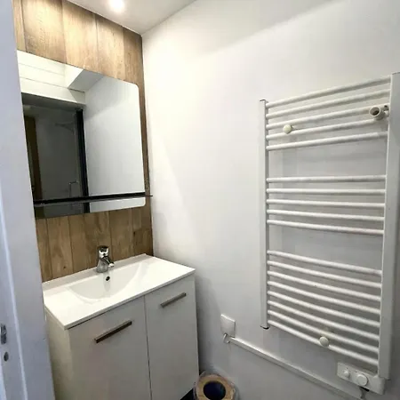 Cozy Equipped And Parking - Center Apartment *