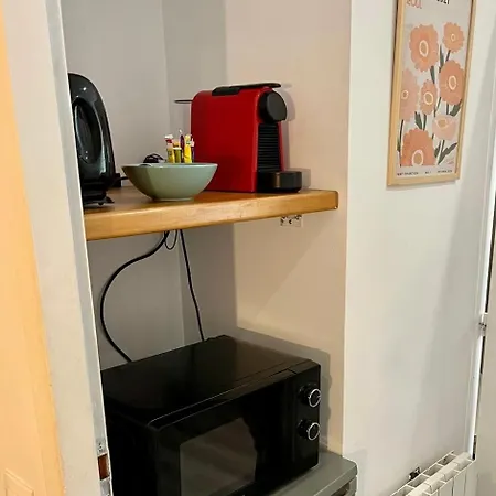 Cozy Equipped And Parking - Center Apartment