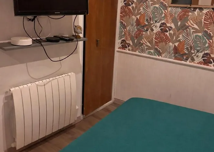 Cozy Equipped And Parking - Center Apartment *