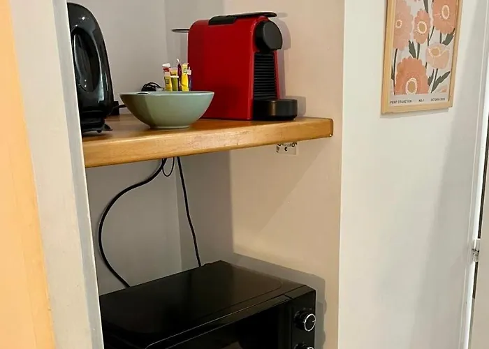 Cozy Equipped And Parking - Center Apartment